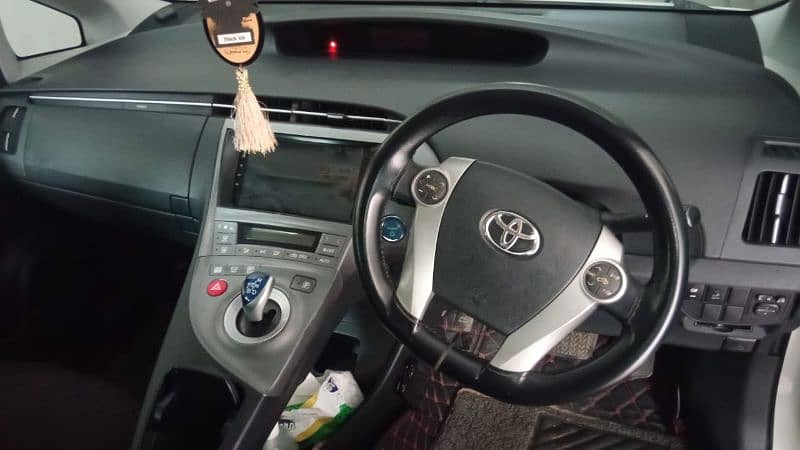 Toyota Prius 2014 3