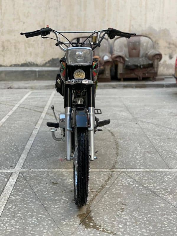 Unique 70cc new condition bike 100% 3