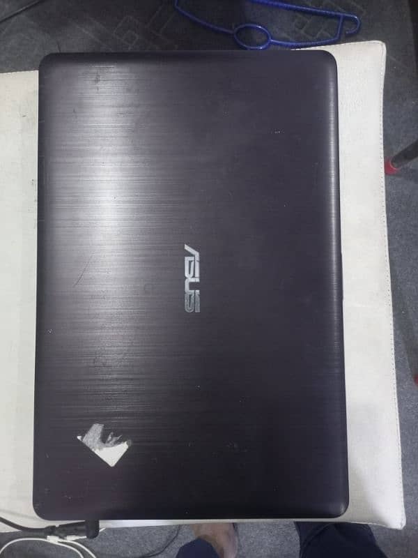 ASUS laptop 0