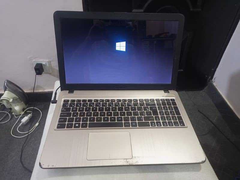 ASUS laptop 6