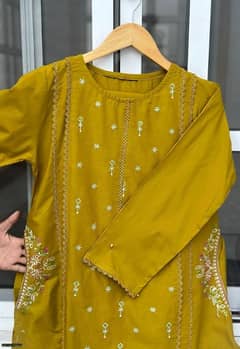 2 Pcs Women's Stitched Linen Embroidered Suit