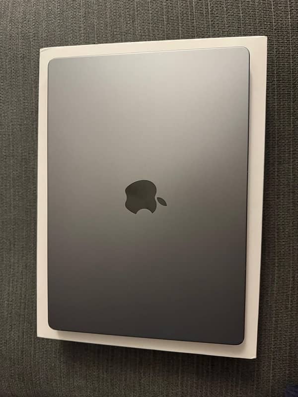 APPLE MACBOOK PRO M1 PRO Chip - 14 inch 6