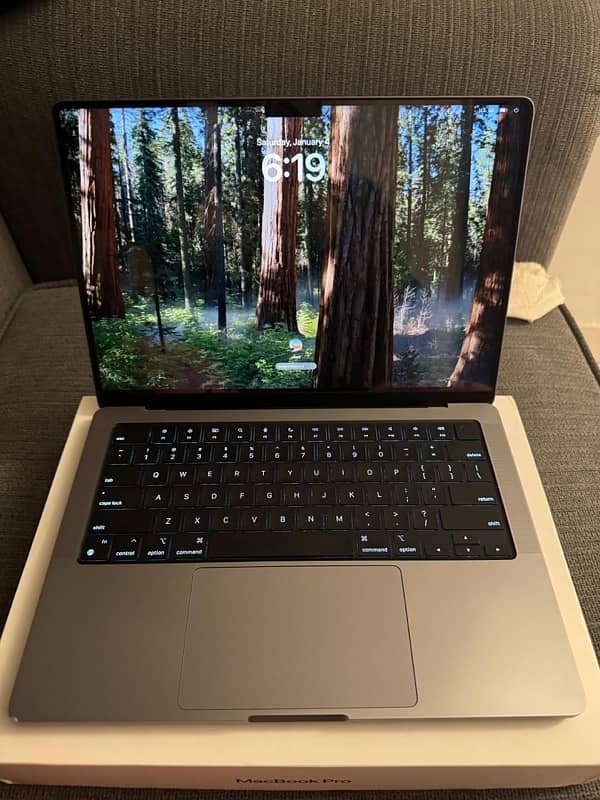 APPLE MACBOOK PRO M1 PRO Chip - 14 inch 9