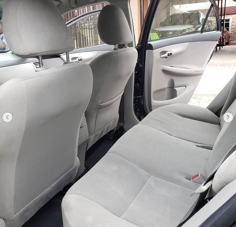 Toyota corolla front and back seats with orignal company fabric cover 0