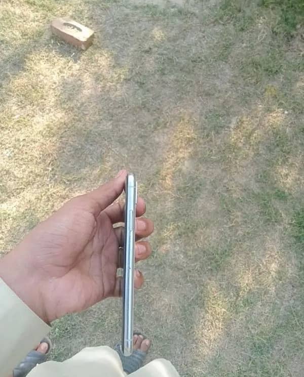 I phone x non pta 64 GB with box, exchange possible infinix,tecno 4