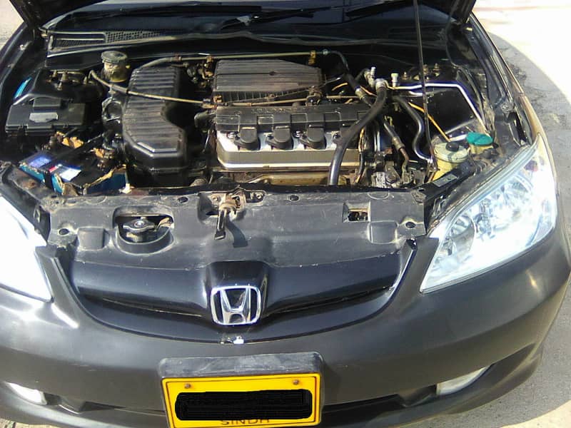 HONDA CIVIC EXi 2004 PROSMATIC BLACK AUTOMATIC BEHTREEN CONDITION 10