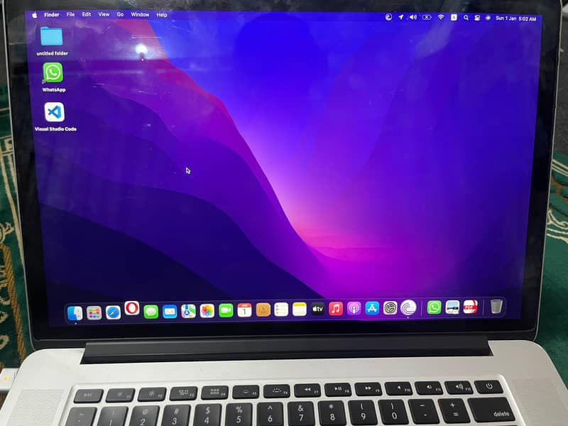 macbook pro 10/10 condition 1