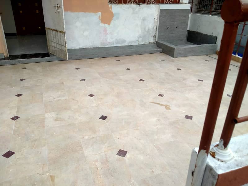 220 yards newly renovated house independent on rent one unit ground + one in Gulshan block 3 , 11