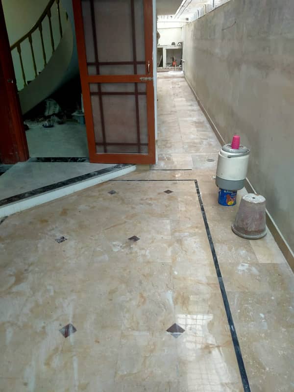 220 yards newly renovated house independent on rent one unit ground + one in Gulshan block 3 , 16