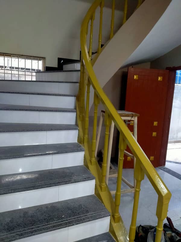 220 yards newly renovated house independent on rent one unit ground + one in Gulshan block 3 , 24