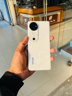 Vivo V40