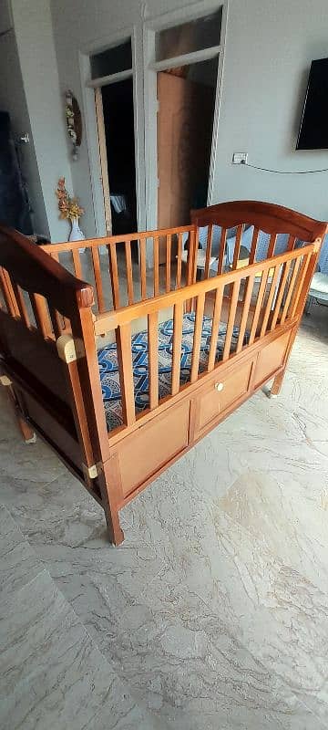 Baby cot / kids bed / wooden cot 0