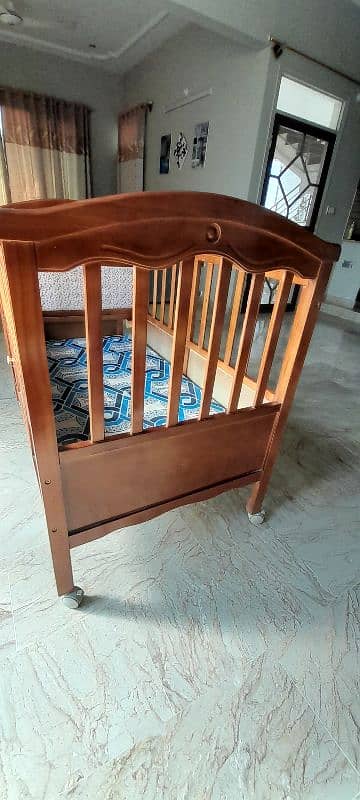 Baby cot / kids bed / wooden cot 1