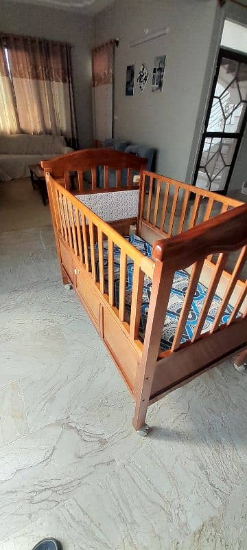 Baby cot / kids bed / wooden cot 2