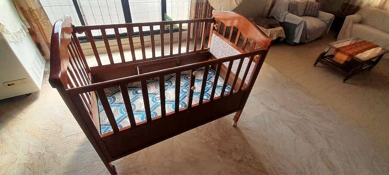 Baby cot / kids bed / wooden cot 6