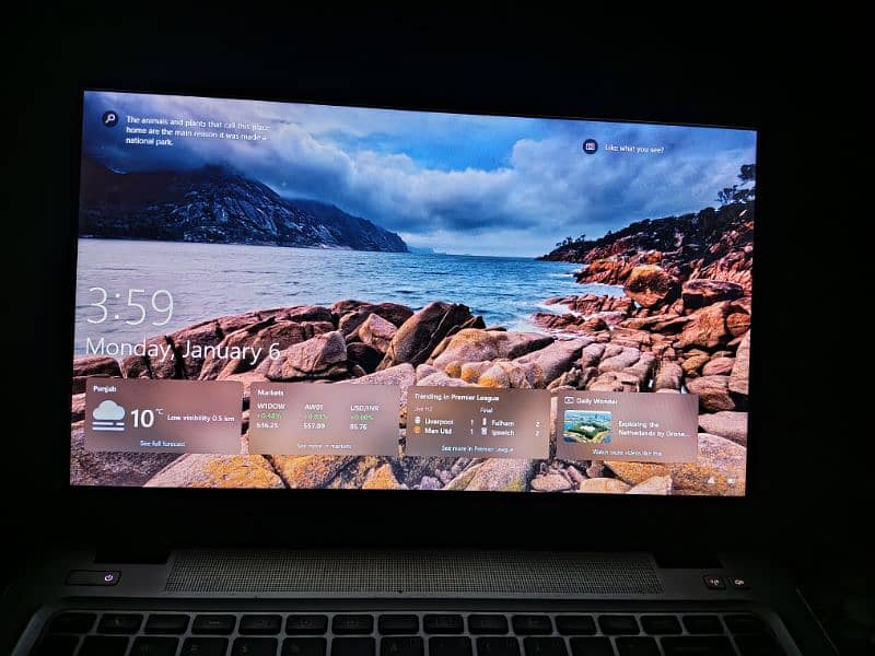 HP laptop selling with a very Chip price 1