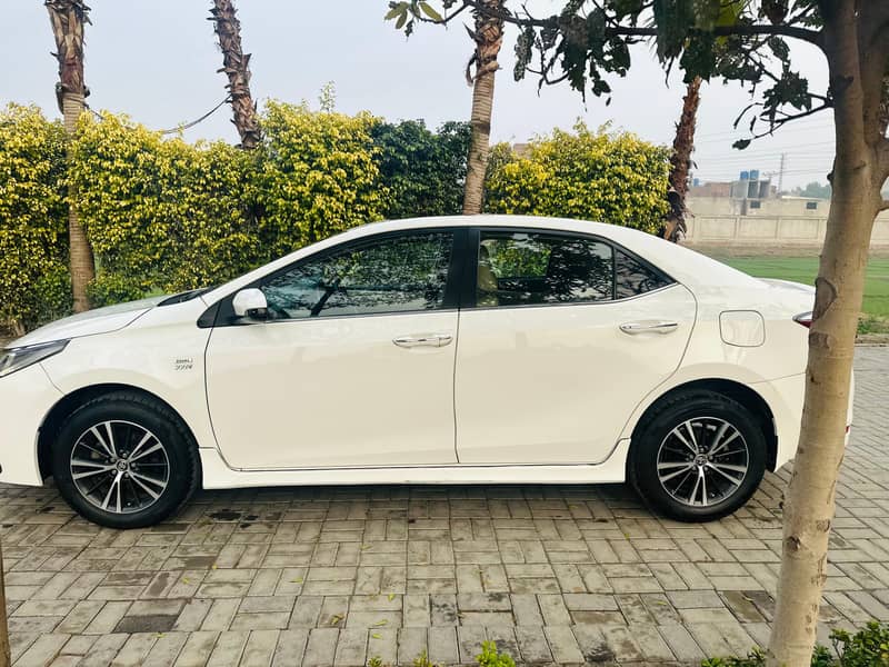 Toyota Altis Grande 1.8 2017 7