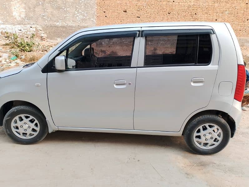 Suzuki Wagon R 2019 1