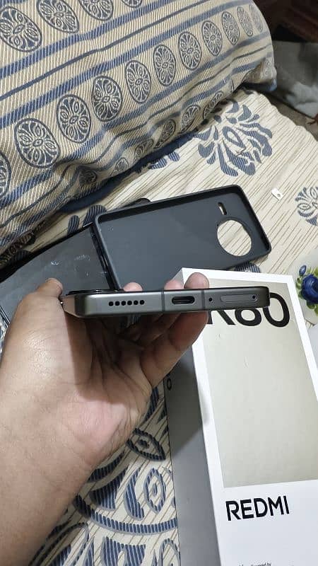 Redmi K80 (Poco F7 Pro) 5