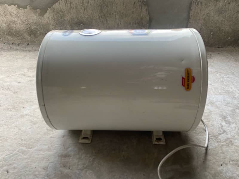 Max electric gyeser 40liter 3