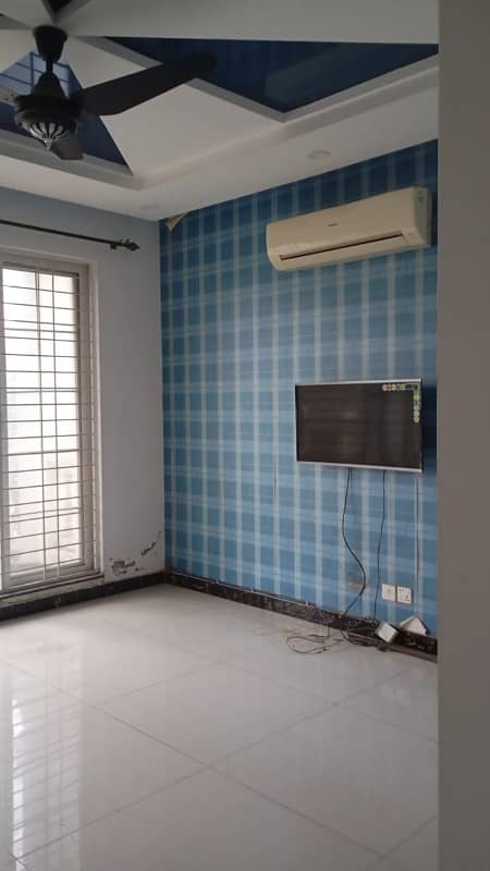 1 Kanal House with Full Basement Available For Rent In DHA Phase 4 - Block AA 1