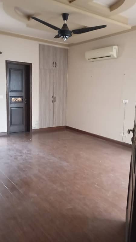 1 Kanal House with Full Basement Available For Rent In DHA Phase 4 - Block AA 3