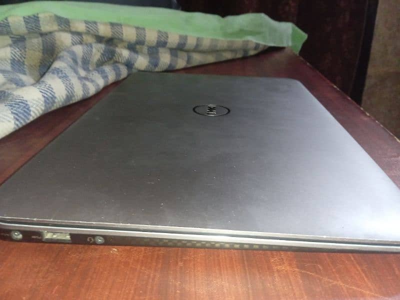 Dell upgrade laptop touch screen core i5 2nd generation + charger 12