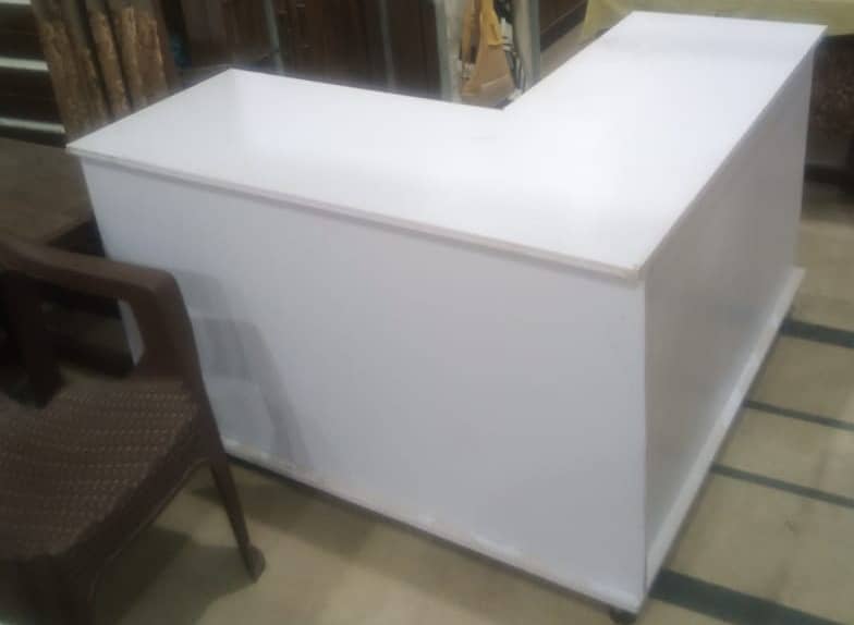 Racks and cabinet with 3 drawers for shop Contact 03035756791 3