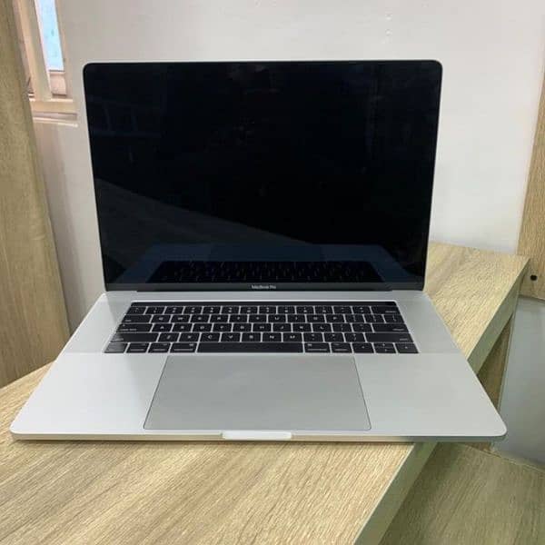 MacBook Pro 2017 0