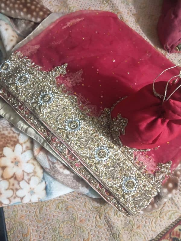 bridal lehanga very nice look lush condition 2