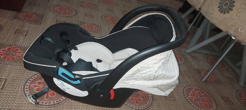 Carrycot 2