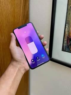 iPhone 11pro max 256 GB 03230916581 my what'sap