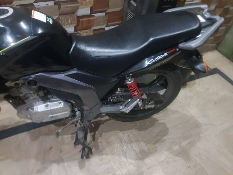 Suzuki GS-125 4