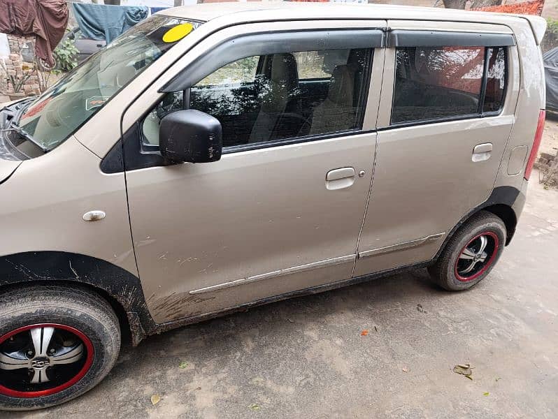 Suzuki Wagon R 2015 3