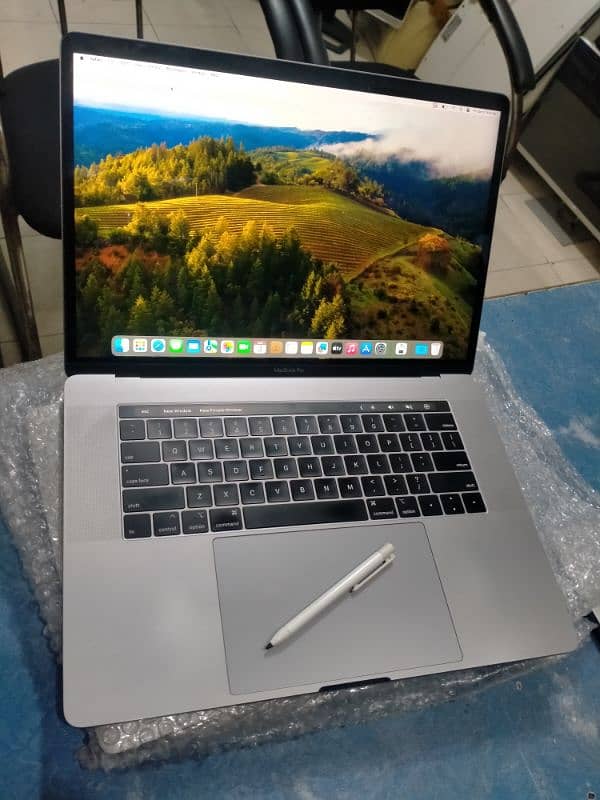 Apple MacBook Pro 2019 15" i7 16/512 0