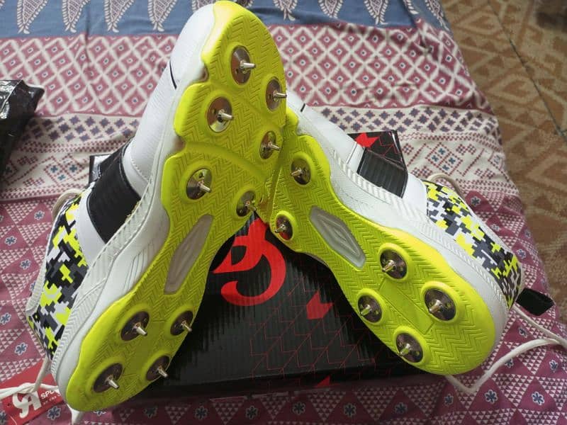 CA KAMO CRICKET SPIKES 5