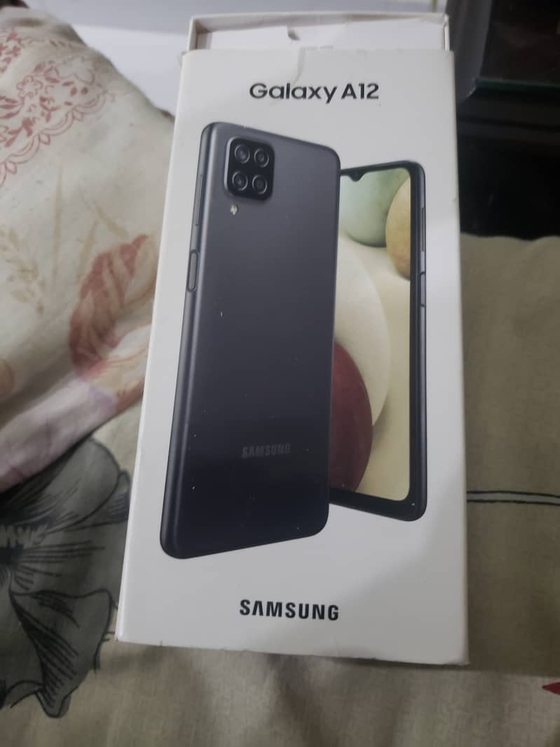 hi I am selling my Samsung a12 4/128 gb 0