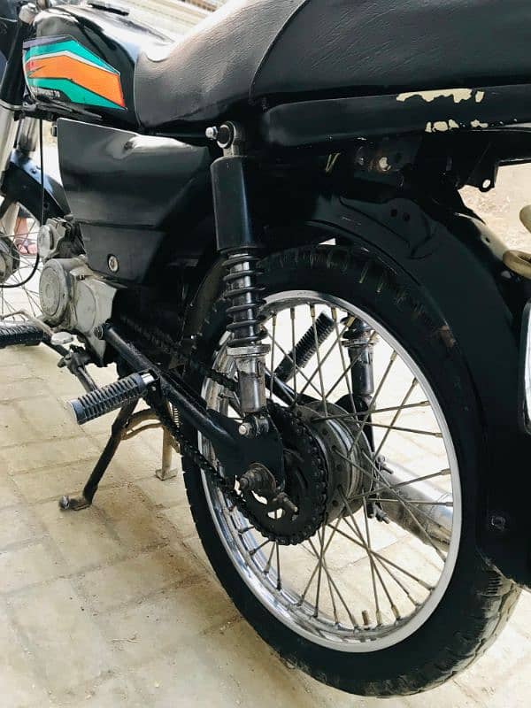 assalam o alikum bike ma koi kaam nh hai engine ok hai ek dm 2