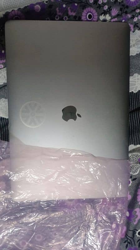 MacBook pro 19 0