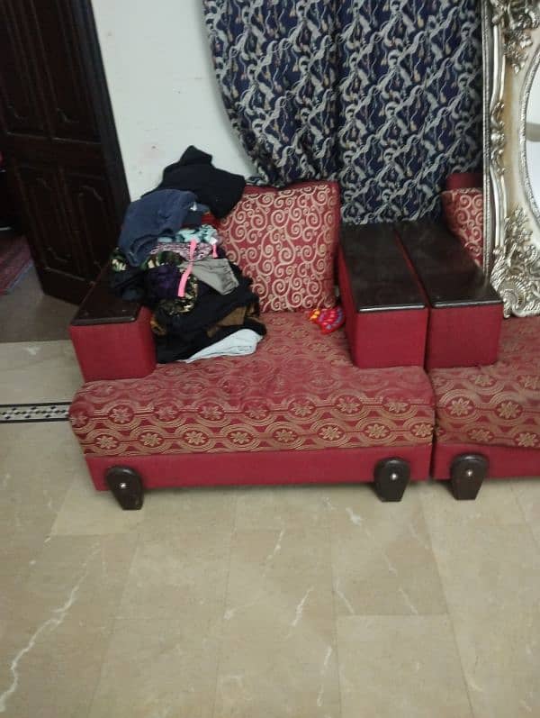 6 seter sofa set urgent sale 3