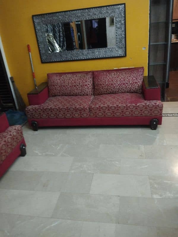 6 seter sofa set urgent sale 4