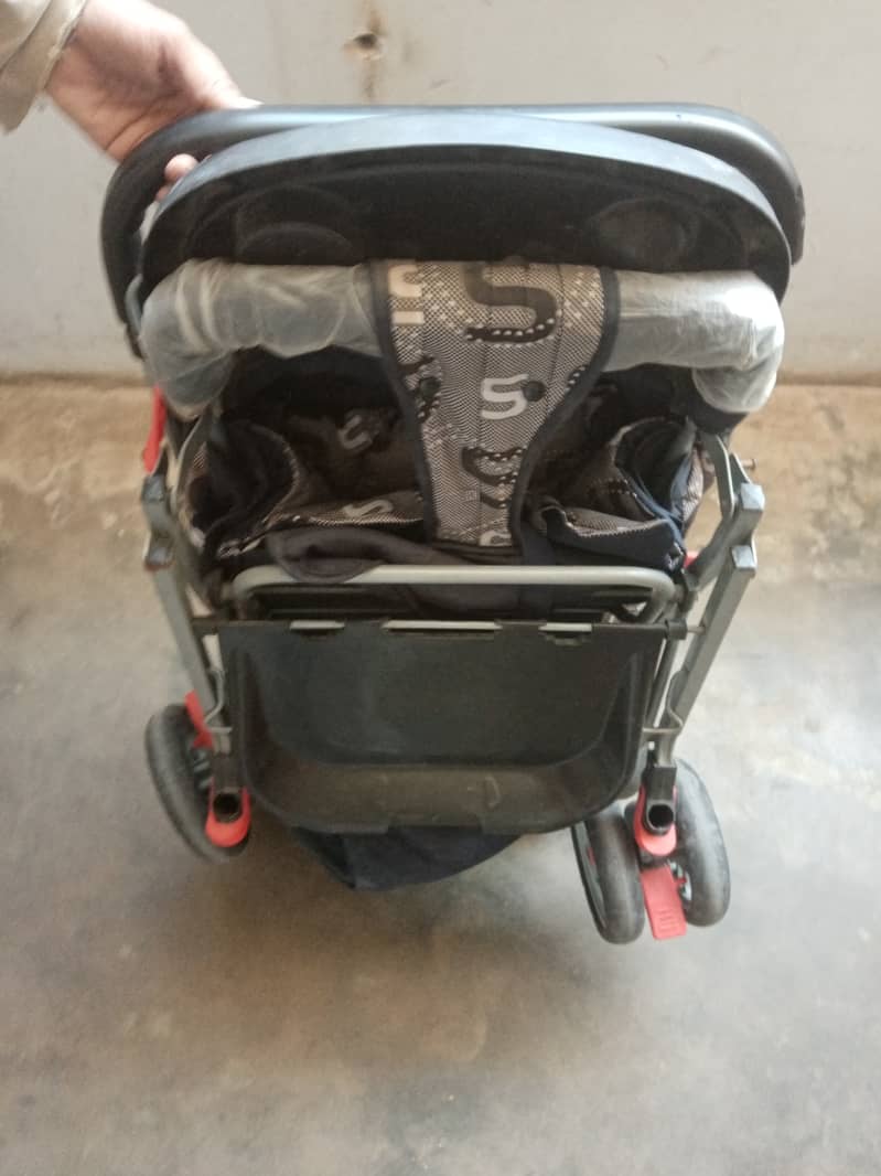 pram like new 11