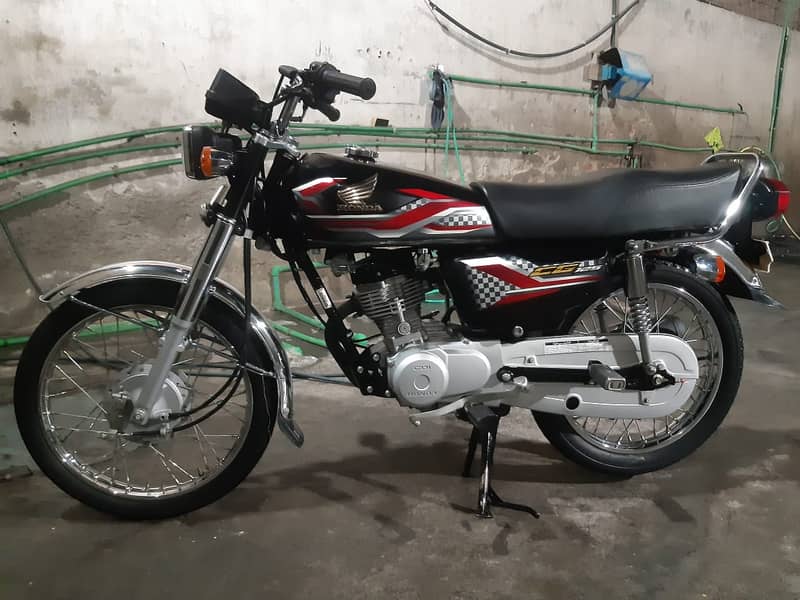 Honda CG 125 2024 Like New Condition urgent Sale One Hand Personal use 0