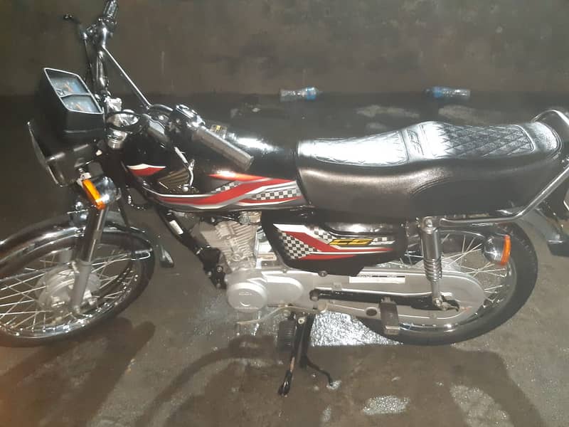 Honda CG 125 2024 Like New Condition urgent Sale One Hand Personal use 4