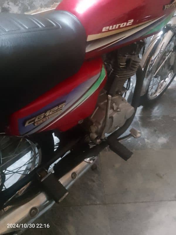 Honda 125 moterbike 2