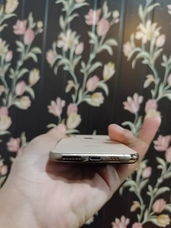 Iphone xs glitch 03247659705 2