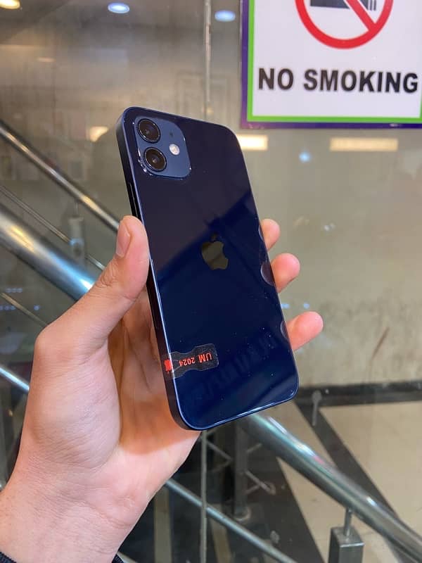 iPhone 12 (non pta ) Jv 1 year apple warranty 10/10 4 month sim time 1