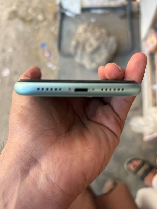 iphone 11 non pta 4 months sim working battery health 85 4