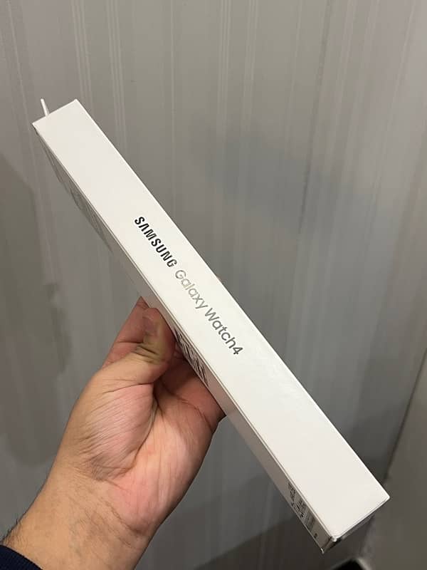 Samsung Galaxy Watch4 40mm SEAL PACKED 10