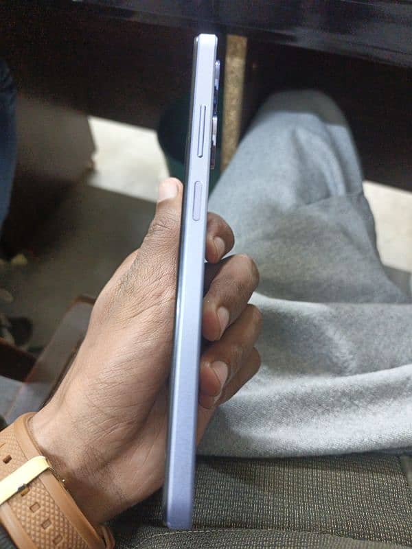 Infinix hot 30 play 4+4 /64 2